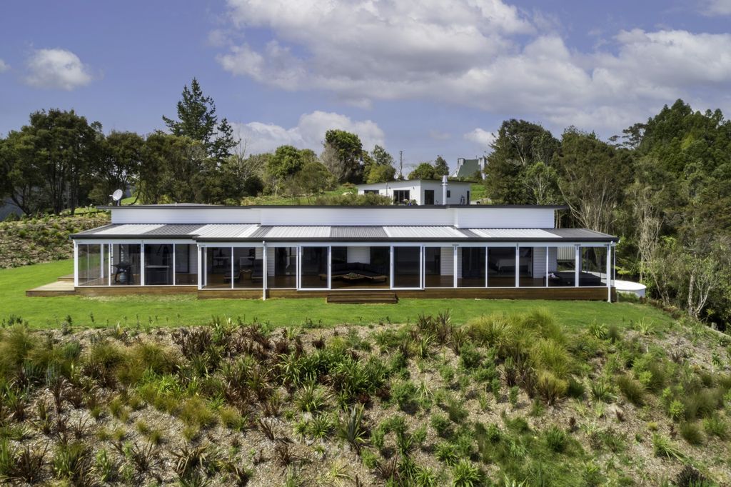 Sold 100 Highridge Road, Clevedon realestate.co.nz